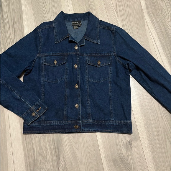 Women’s Jean Jacket with Embroidery Size Medium - Picture 2 of 6